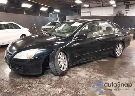 2006 Honda Accord 3.0 Ex z USA, uszkodzony, nr VIN 1HGCM66816A020103
